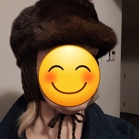 Fur hat - Picture 4 of 11